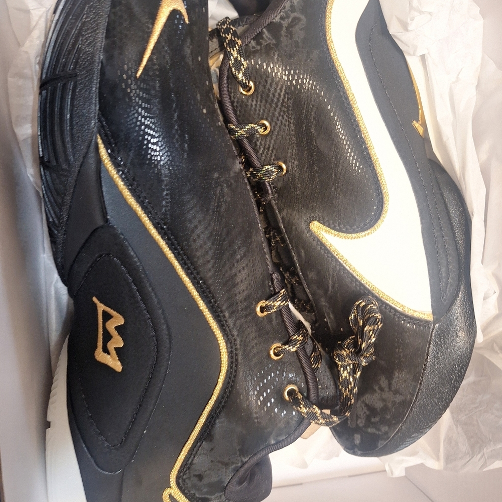 LeBron 22 Mogul (DS Never Worn) - Picture 2 of 9
